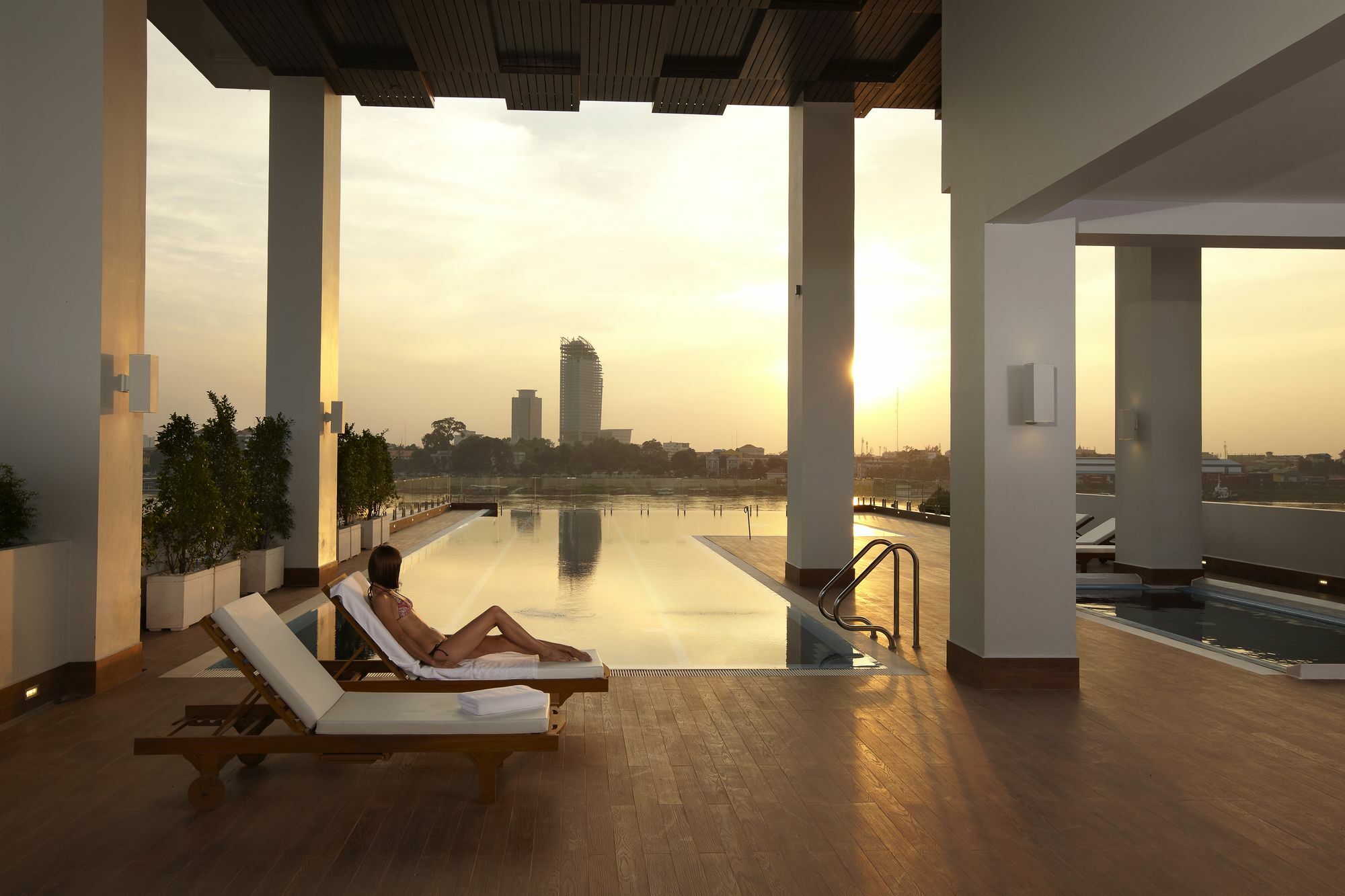 Bellevue Serviced Apartments Phnom Penh Exterior photo